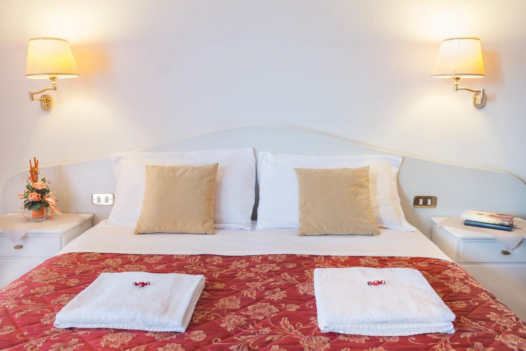 Hotel Le Rotonde Massaciuccoli Extérieur photo